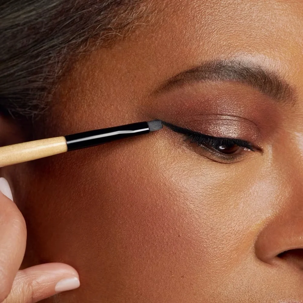 ‘Black Ink’ Long-Wear Smudge-Proof Gel Eyeliner